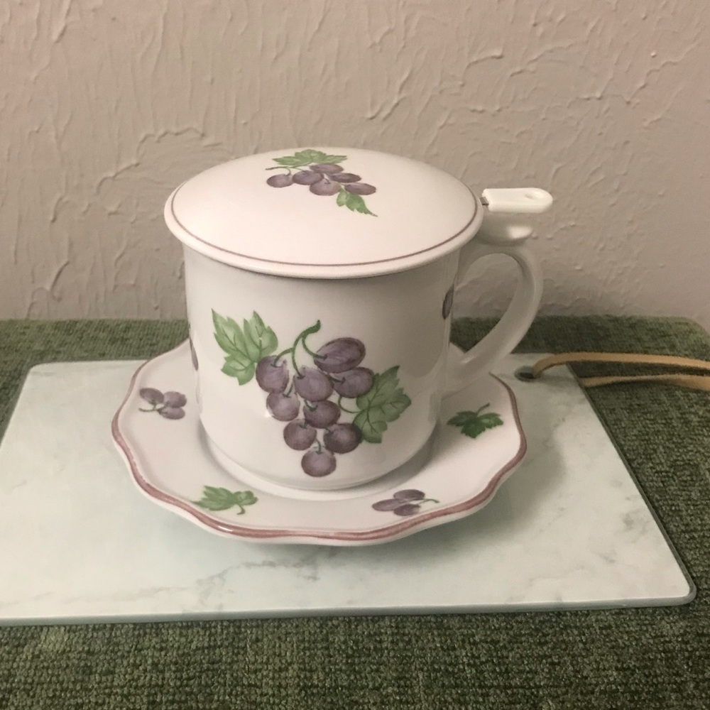 Andrea Sadek Tea and Steeper Cup with Saucer - Picture 3 of 9